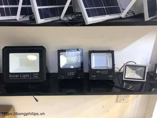 đèn pha led chiếu biển quảng cáo